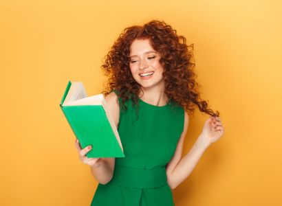 Como falar sobre pedidos em italiano? Descubra os verbos mais comuns com “richiesta”!