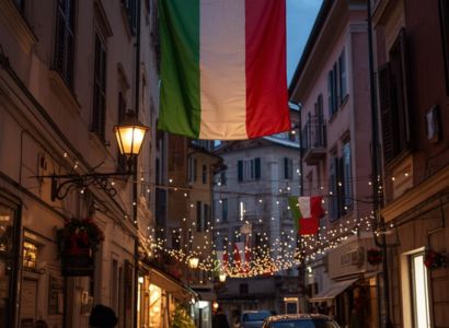 Preparazione per l’Immacolata  e l’inizio delle decorazioni in Italia